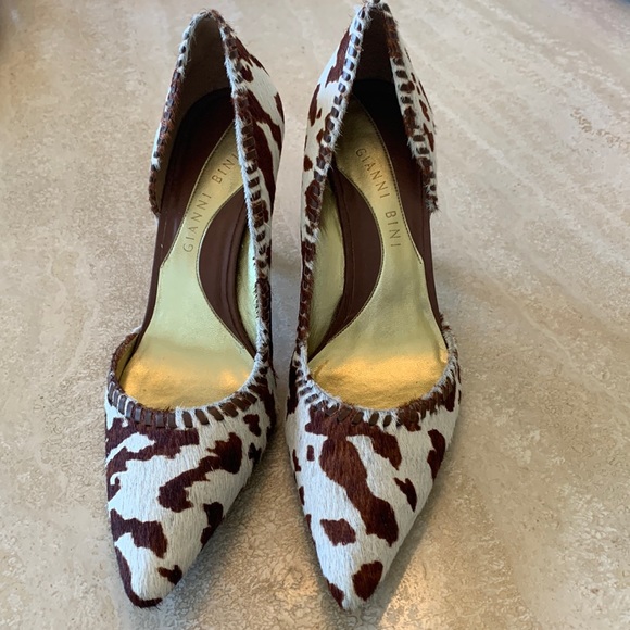 🎉HOST PICK🎉GIANNI BINI heel, brown/white fur, cut out sides, 3.5” heel. 8M EUC - Picture 4 of 12